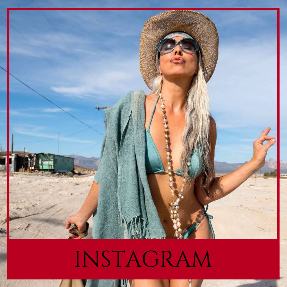 Photo of Yazemeenah Rossi in hat and blue bikini with instagram title